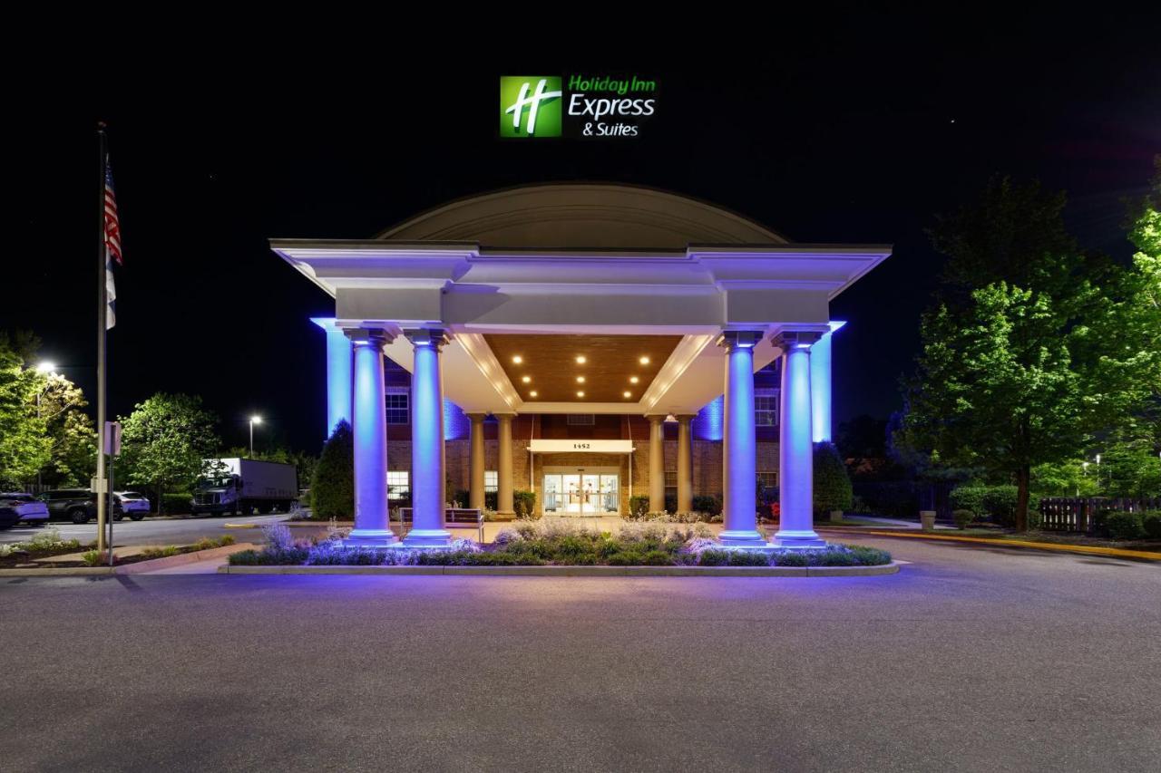 Holiday Inn Express & Suites Williamsburg By Ihg Exterior photo