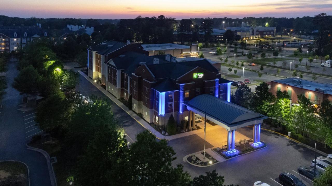 Holiday Inn Express & Suites Williamsburg By Ihg Exterior photo