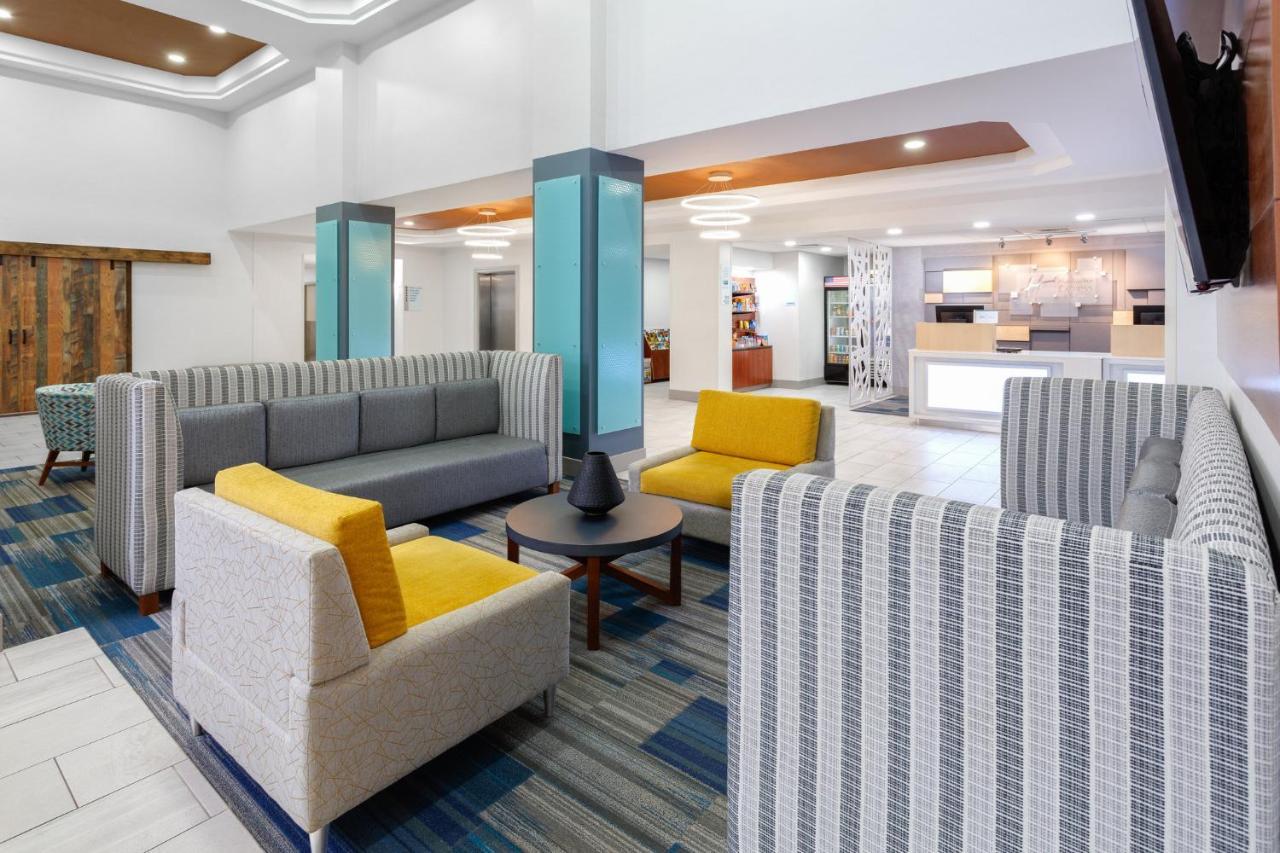 Holiday Inn Express & Suites Williamsburg By Ihg Exterior photo