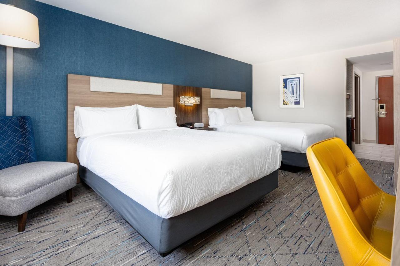 Holiday Inn Express & Suites Williamsburg By Ihg Exterior photo