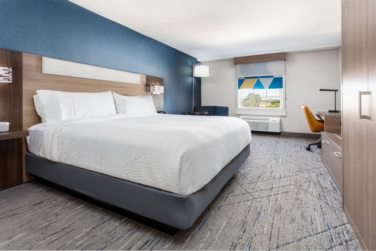 Holiday Inn Express & Suites Williamsburg By Ihg Exterior photo