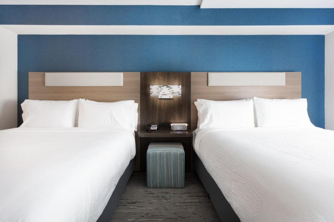 Holiday Inn Express & Suites Williamsburg By Ihg Exterior photo