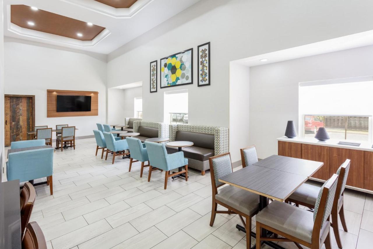 Holiday Inn Express & Suites Williamsburg By Ihg Exterior photo