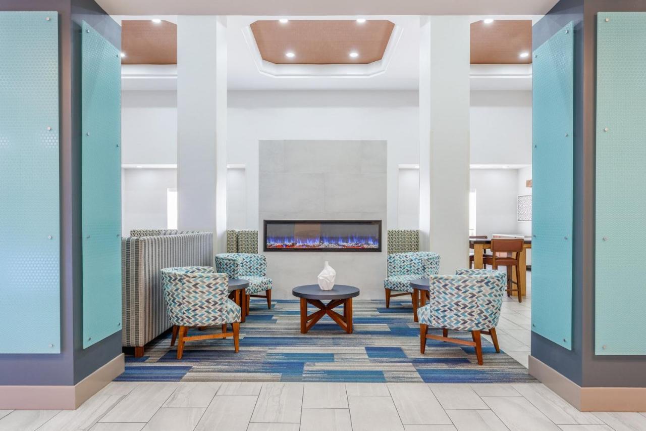 Holiday Inn Express & Suites Williamsburg By Ihg Exterior photo