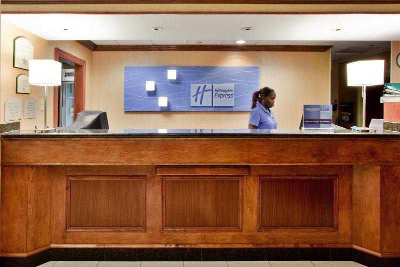 Holiday Inn Express & Suites Williamsburg By Ihg Exterior photo